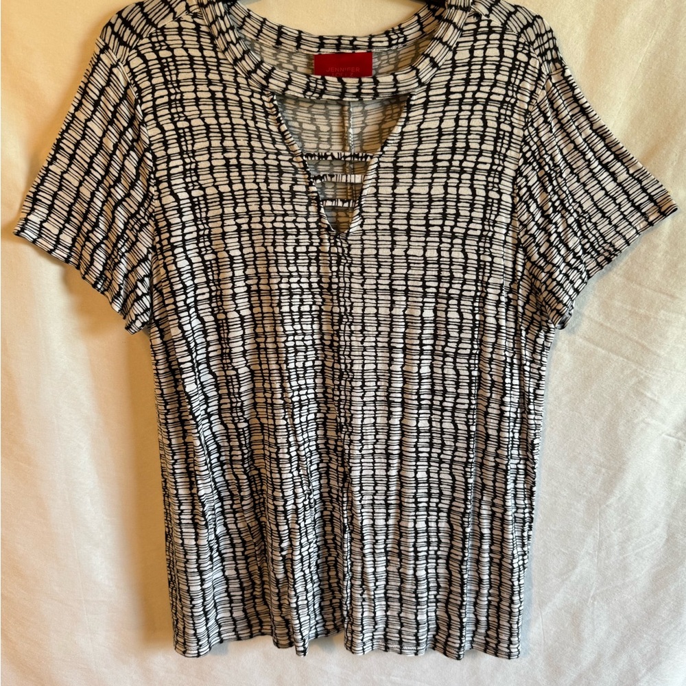 Jennifer Lopez Black and White Ribbed Short Sleeve Blouse